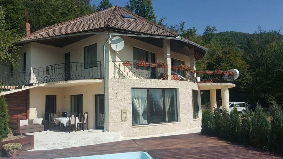 Hotel Pensiunea Medeea Pestis Esterno foto