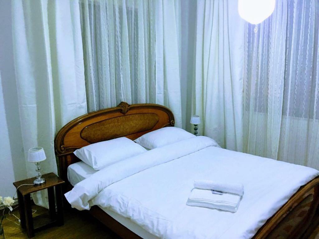 Hotel Pensiunea Medeea Pestis Esterno foto