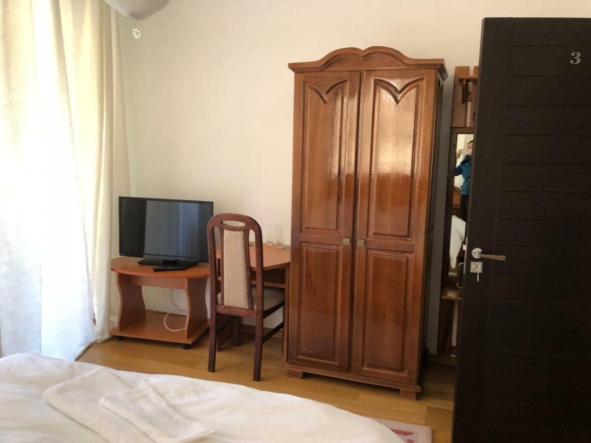 Hotel Pensiunea Medeea Pestis Esterno foto